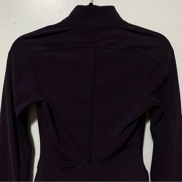 Lululemon 2 Sleek Essentials Zip Up Jacket in Boysenberry - Picture 15 of 16